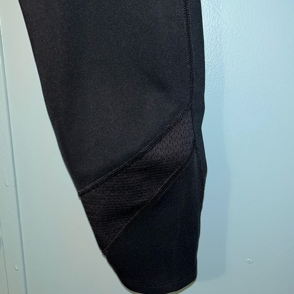 Adidas Aero Ready Capri Size Medium Pockets Drawstring Waist Zipper Mesh - Picture 5 of 15